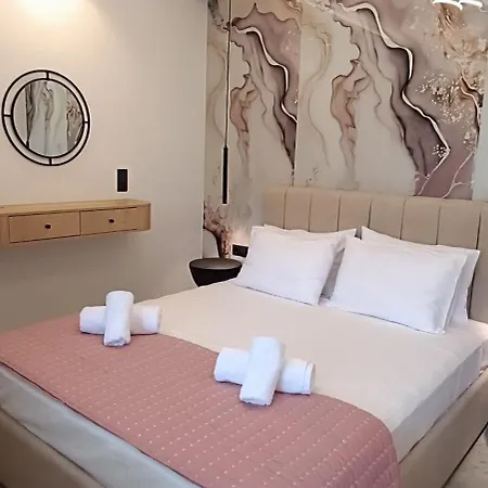 Th Tsimas Luxury 4 Apartman *